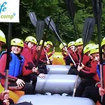 Life Camp ホステル *
