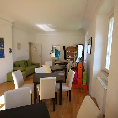 Life Camp Hostal